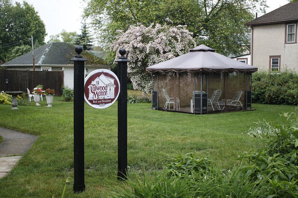 Talwood Manor B&B Port Colborne Eksteriør bilde