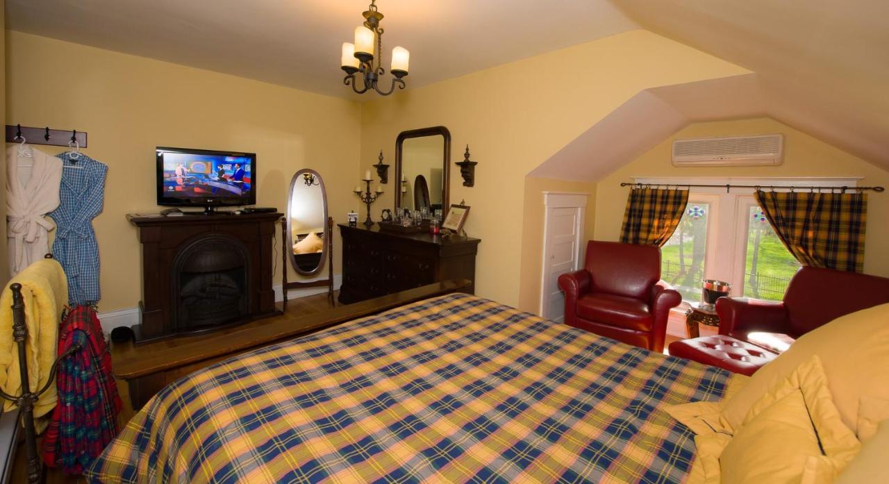 Talwood Manor B&B Port Colborne Eksteriør bilde